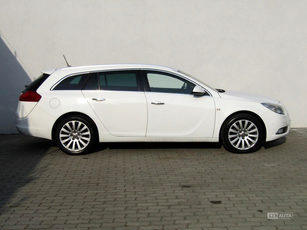 Opel Insignia, 2011 - pohled č. 4