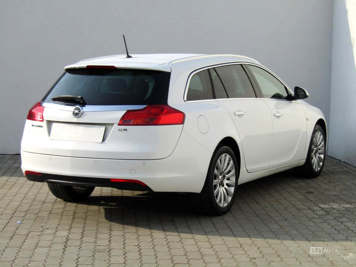Opel Insignia, 2011 - pohled č. 5