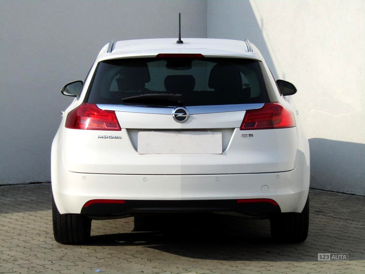 Opel Insignia, 2011 - pohled č. 6