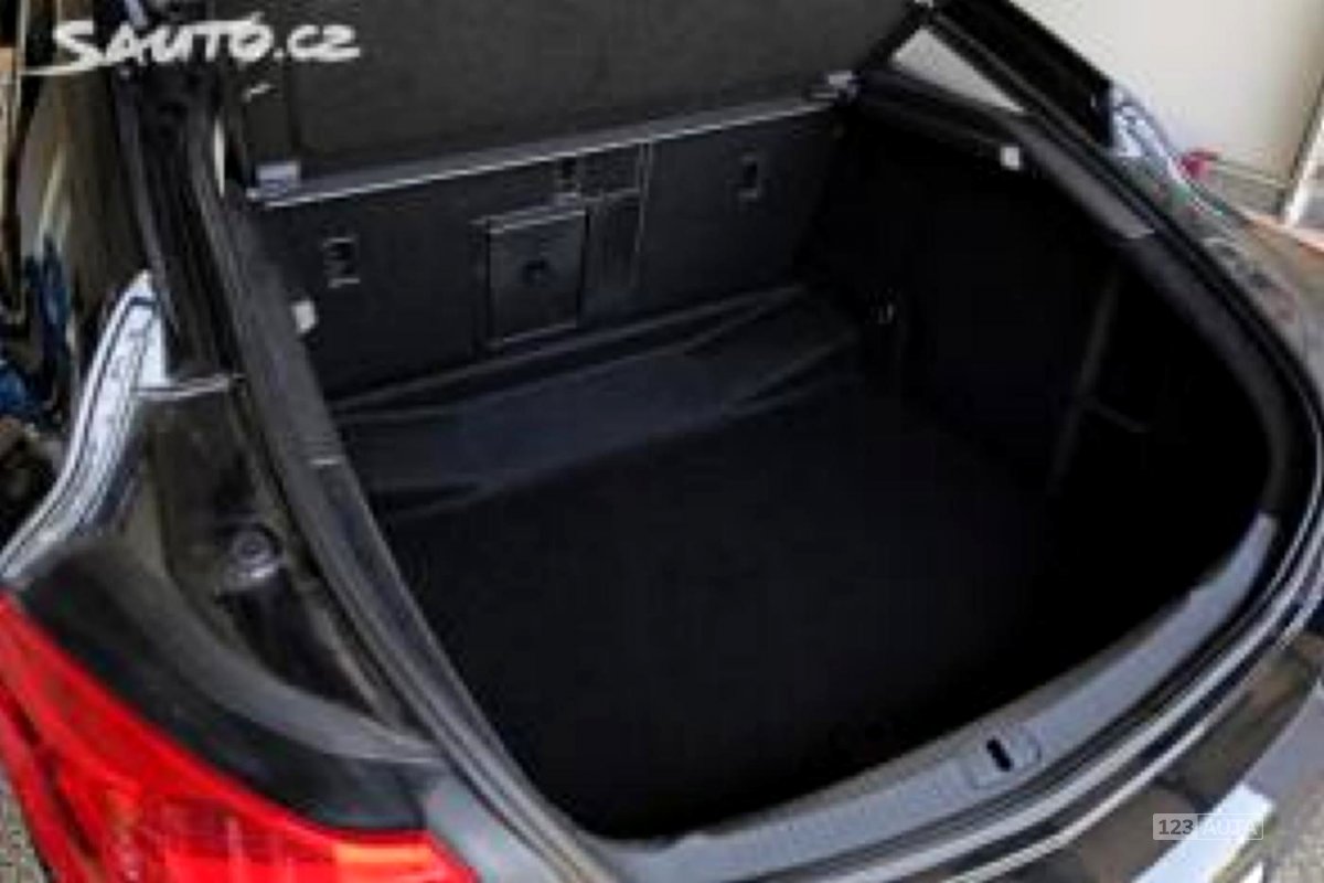 Opel Insignia, 2011 - pohled č. 3