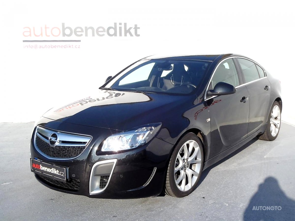 Opel Insignia, 2011 - celkový pohled