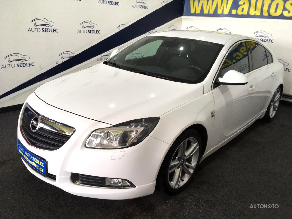 Opel Insignia, 2012 - celkový pohled