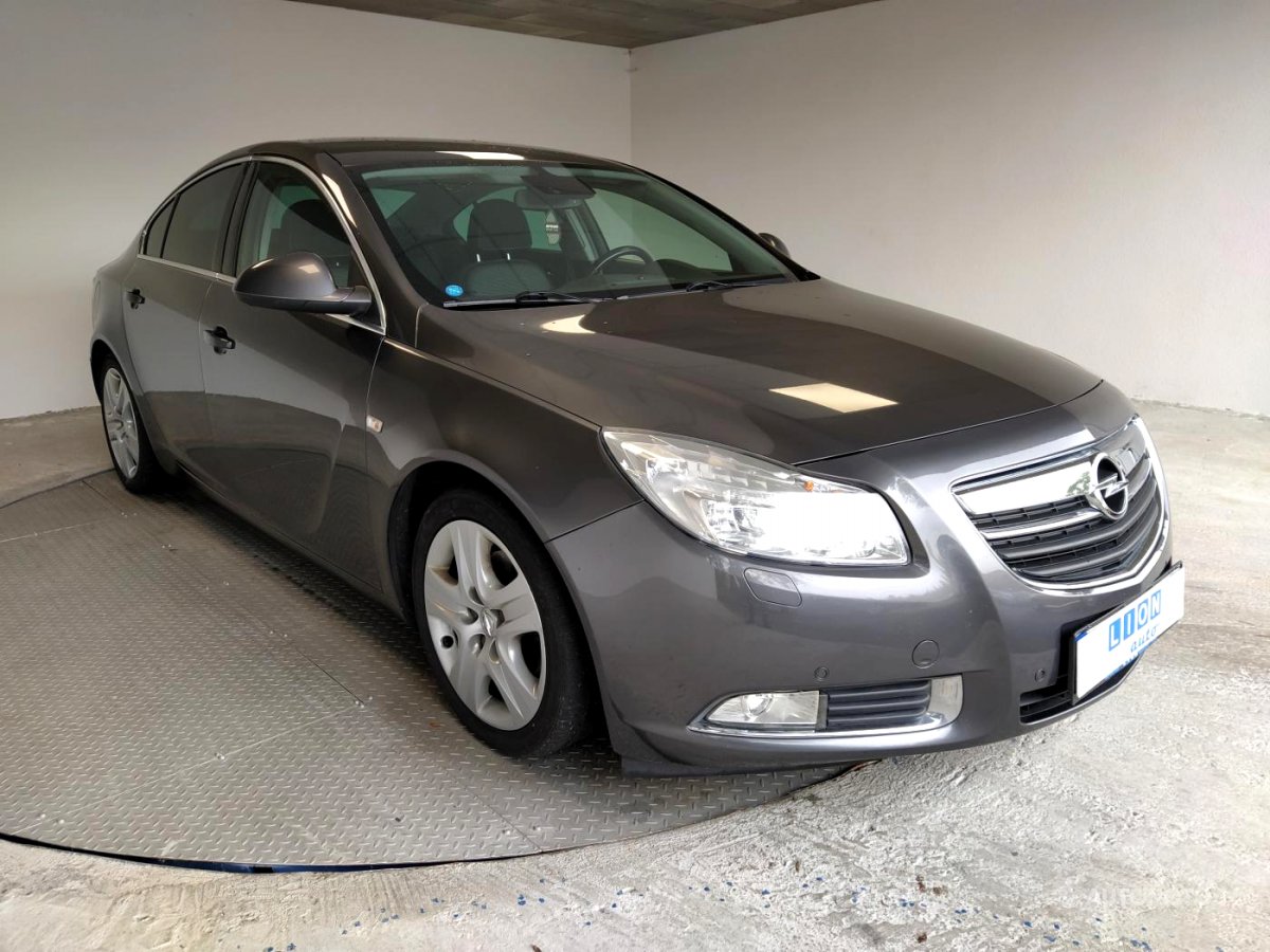 Opel Insignia, 2011 - celkový pohled