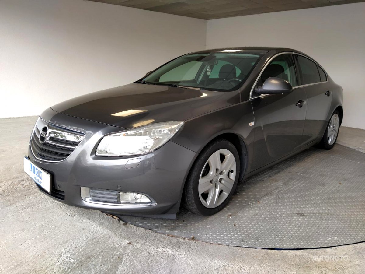 Opel Insignia, 2011 - pohled č. 3