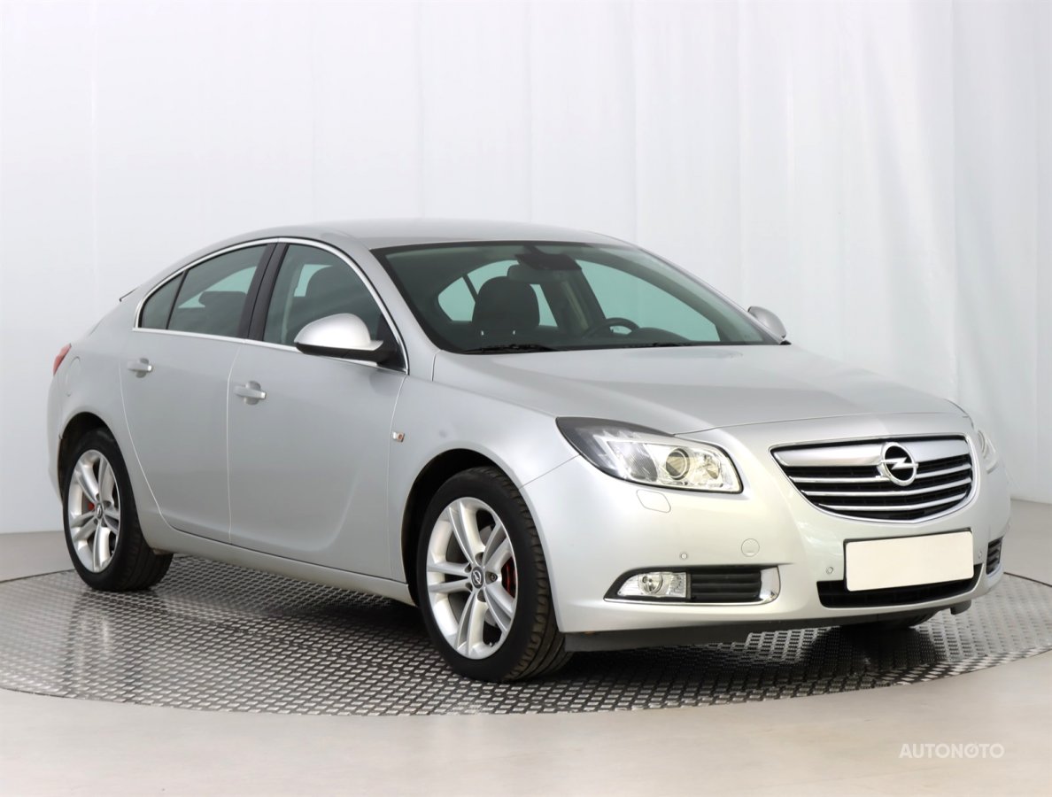 Opel Insignia, 2011 - celkový pohled