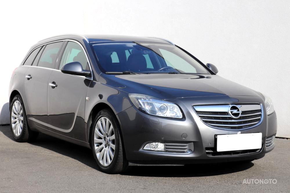 Opel Insignia, 2011 - celkový pohled