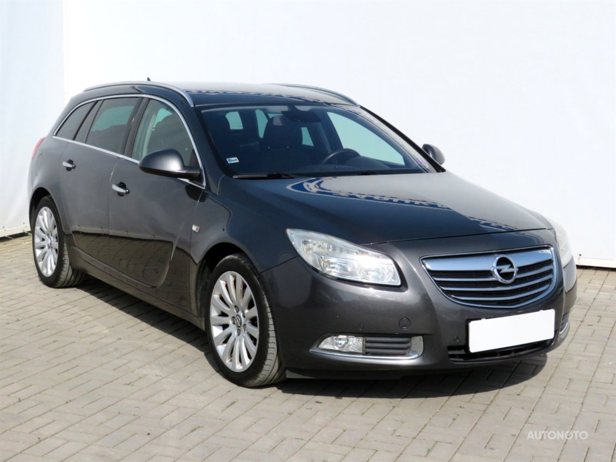 Opel Insignia, 2010 - celkový pohled