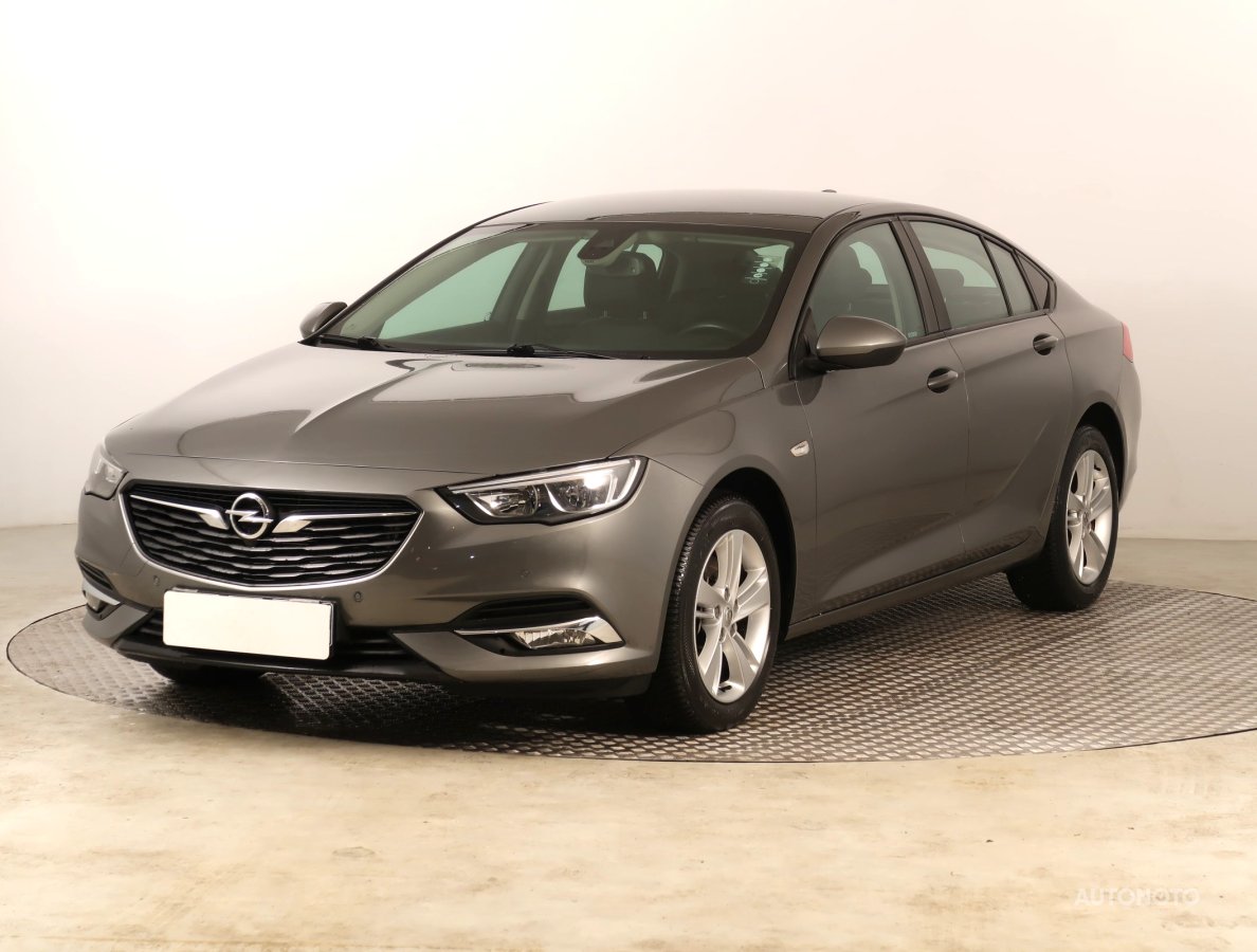 Opel Insignia, 2018 - pohled č. 3