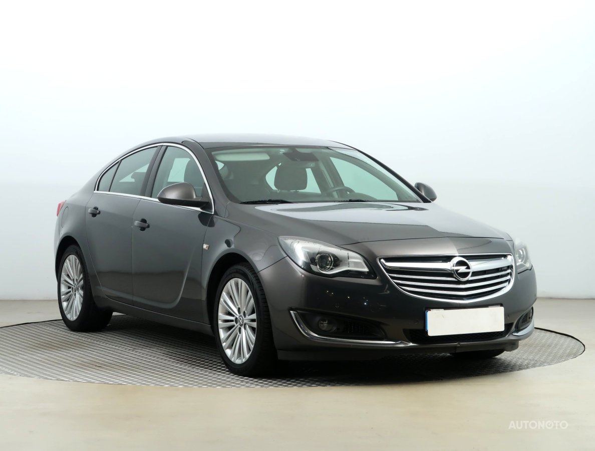 Opel Insignia, 2013 - celkový pohled