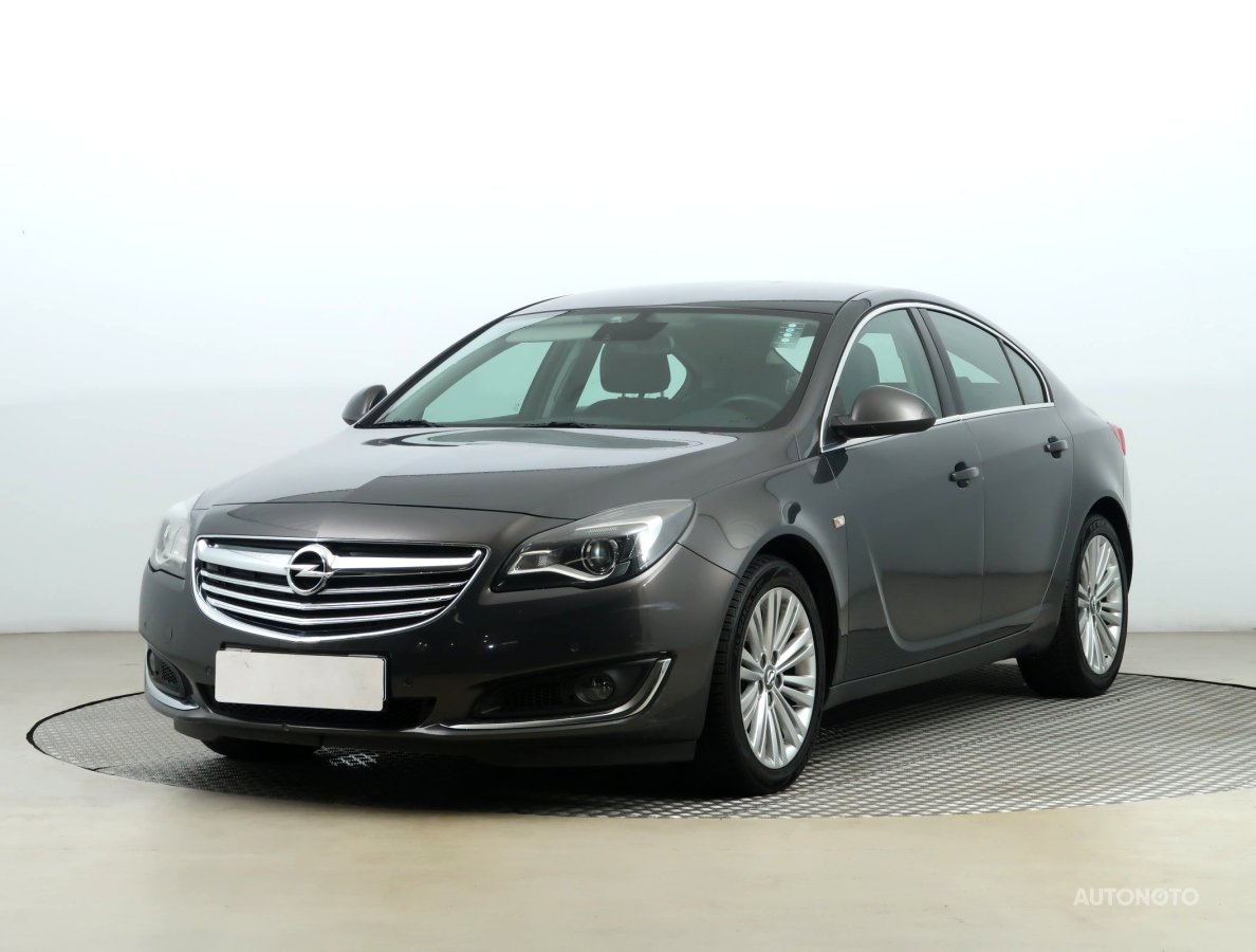 Opel Insignia, 2013 - pohled č. 3