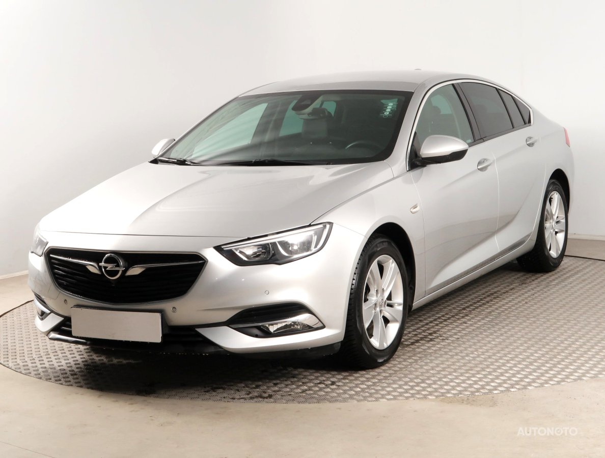Opel Insignia, 2018 - pohled č. 3