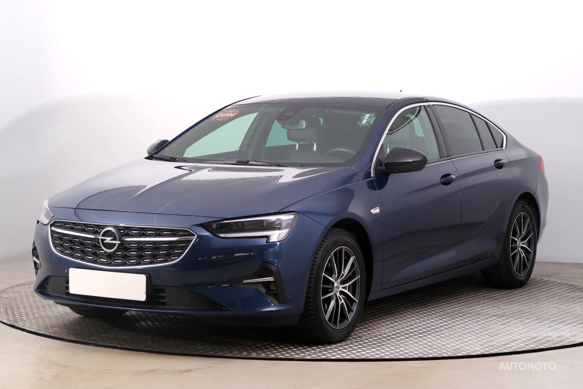 Opel Insignia, 2022 - pohled č. 3