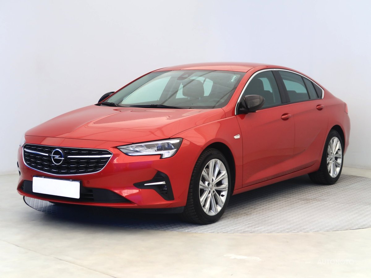 Opel Insignia, 2022 - pohled č. 3