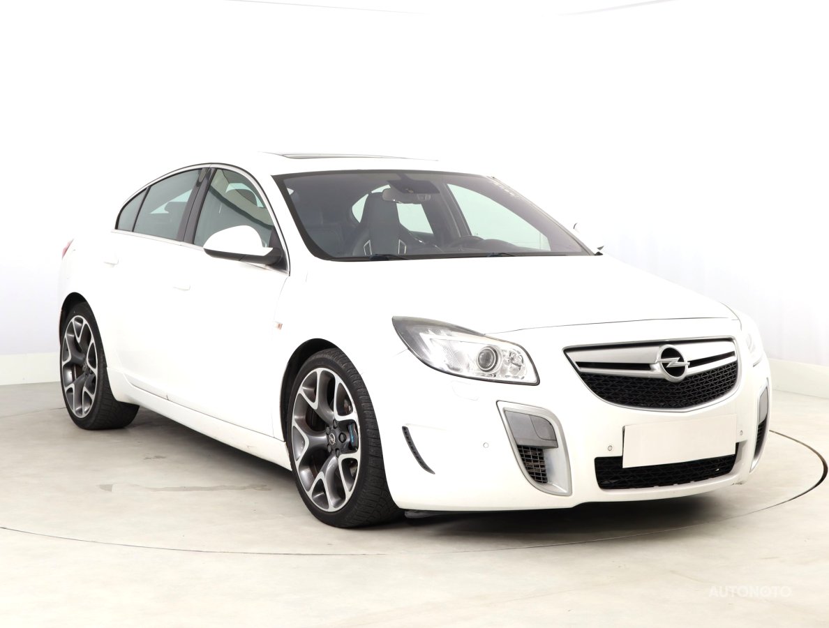 Opel Insignia, 2012 - celkový pohled