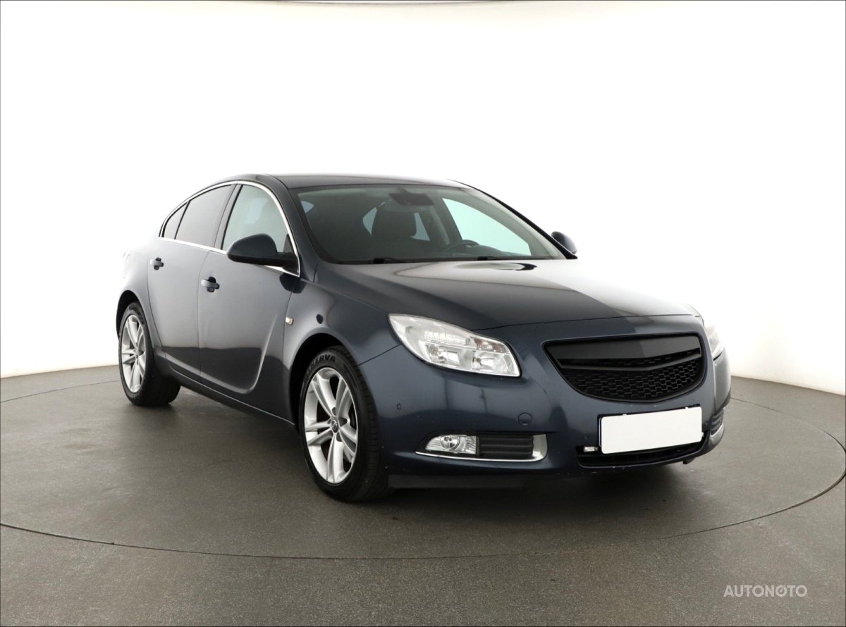 Opel Insignia, 2011 - celkový pohled