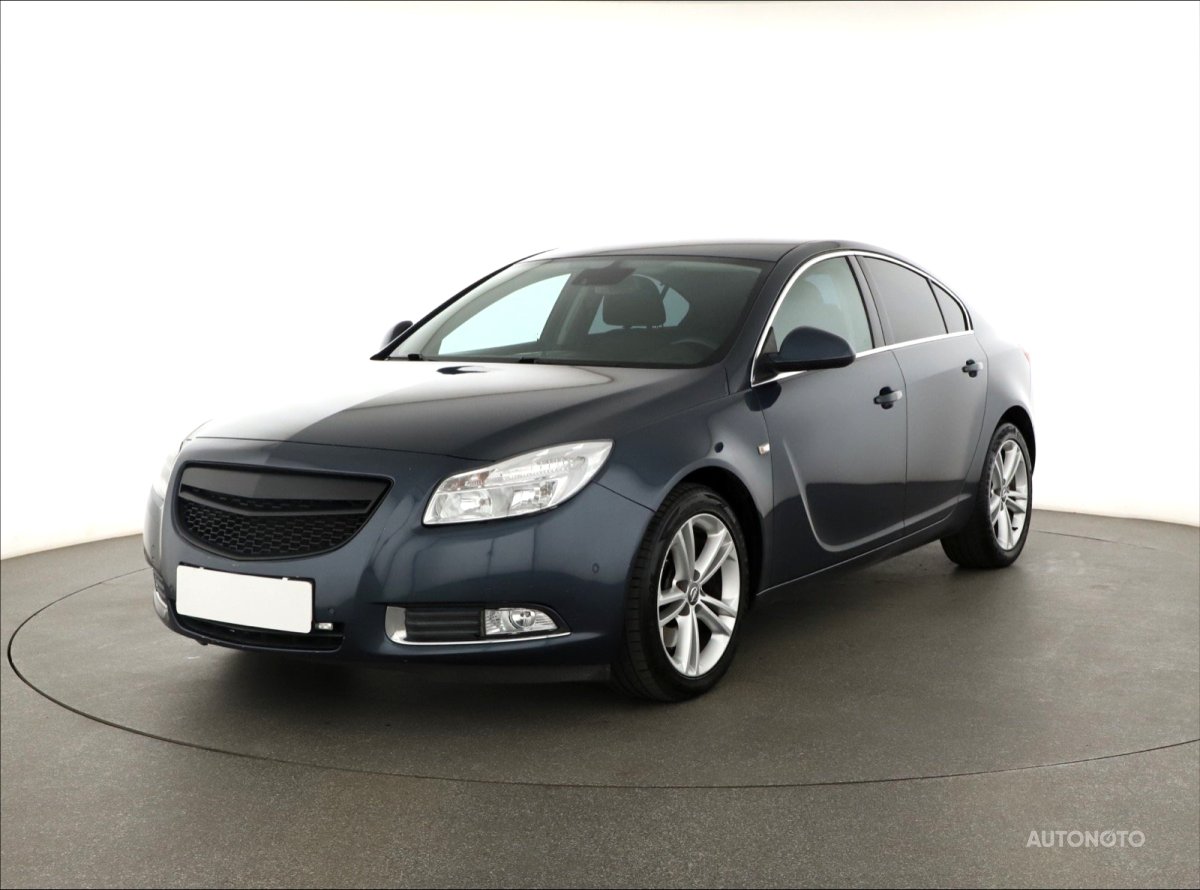 Opel Insignia, 2011 - pohled č. 3