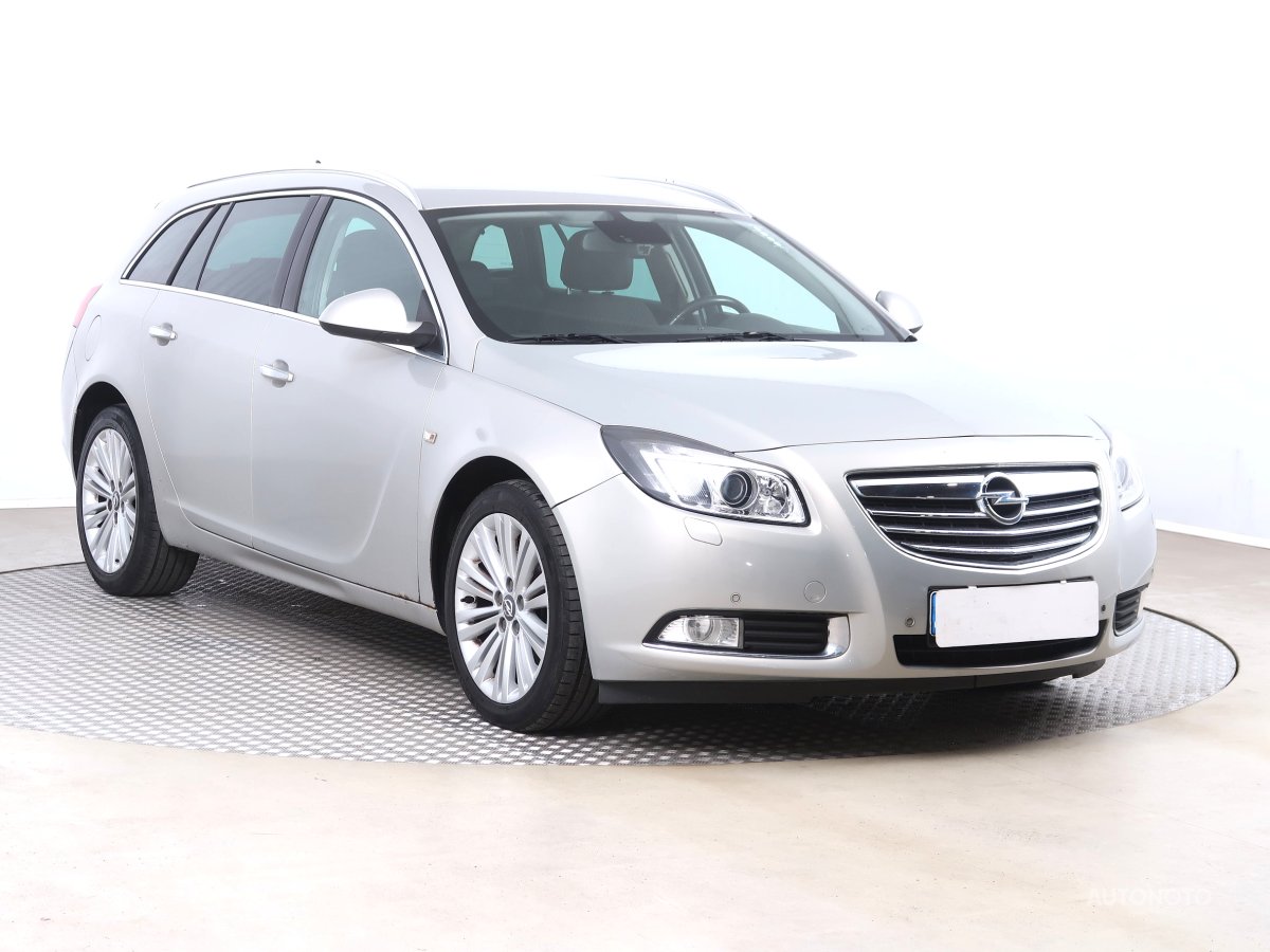 Opel Insignia, 2012 - celkový pohled