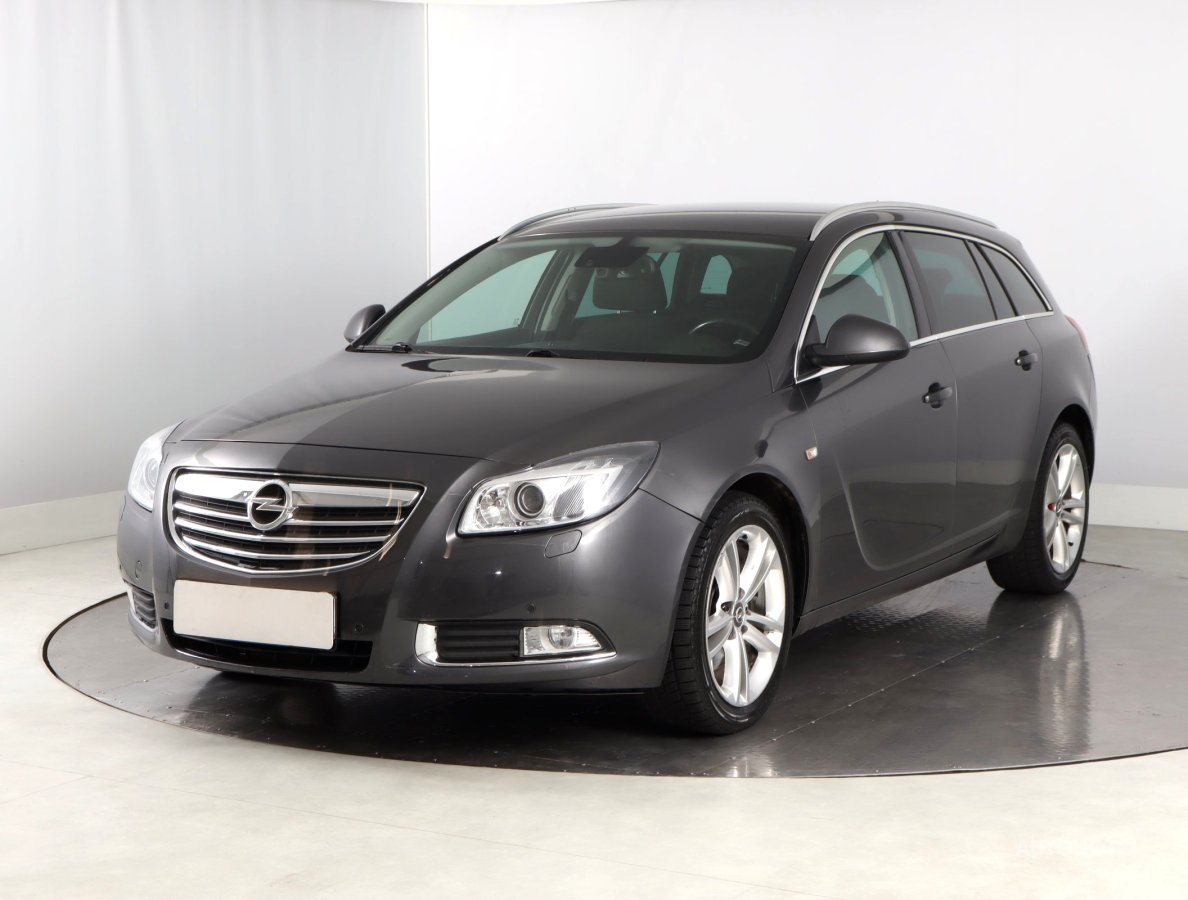 Opel Insignia, 2011 - pohled č. 3