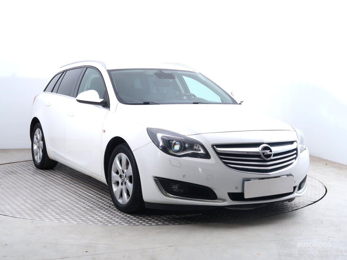 Opel Insignia, 2013 - celkový pohled