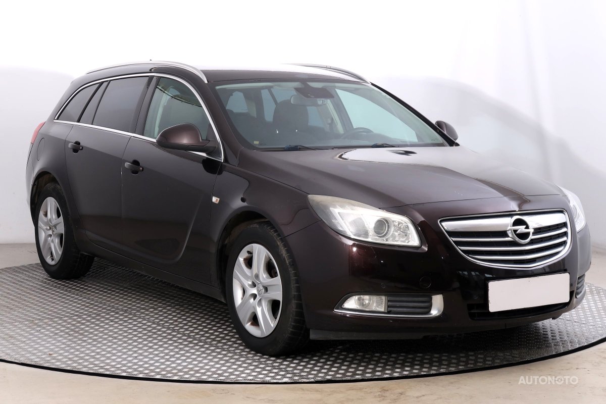 Opel Insignia, 2012 - celkový pohled