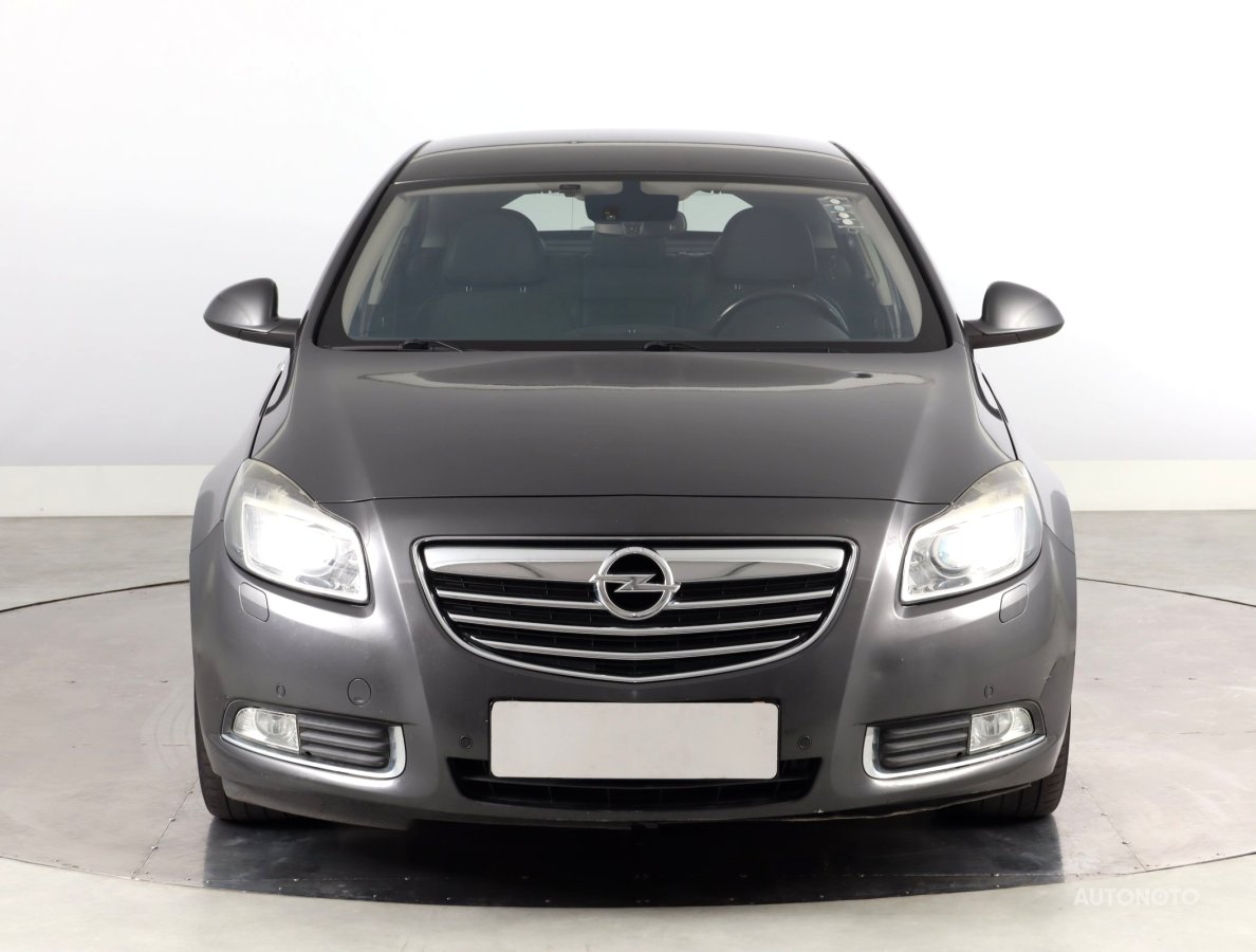 Opel Insignia, 2011 - pohled č. 2