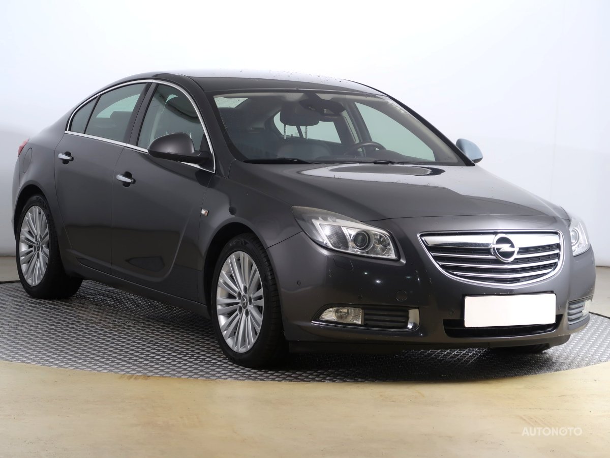 Opel Insignia, 2011 - celkový pohled