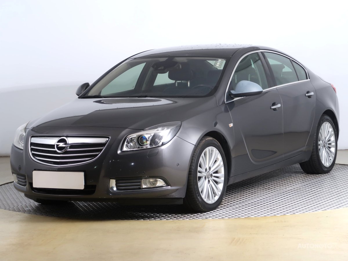 Opel Insignia, 2011 - pohled č. 3