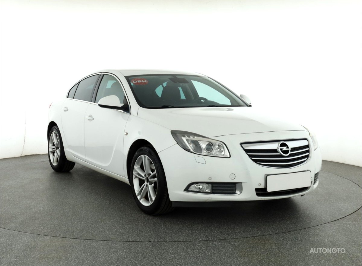 Opel Insignia, 2011 - celkový pohled