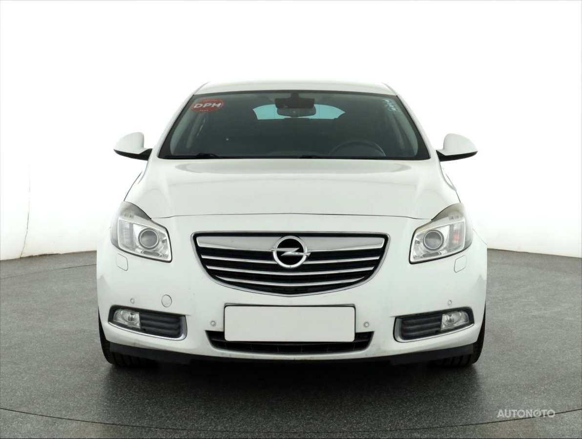 Opel Insignia, 2011 - pohled č. 2