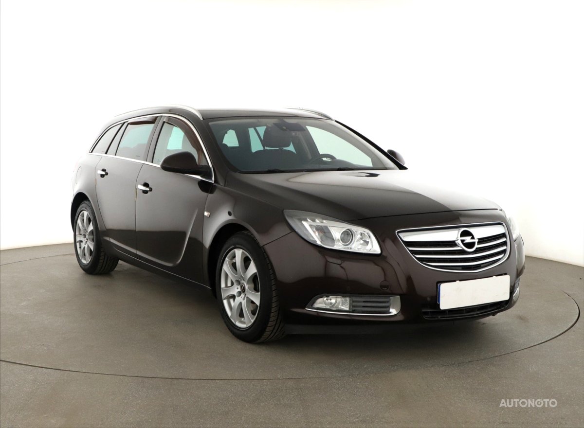 Opel Insignia, 2012 - celkový pohled