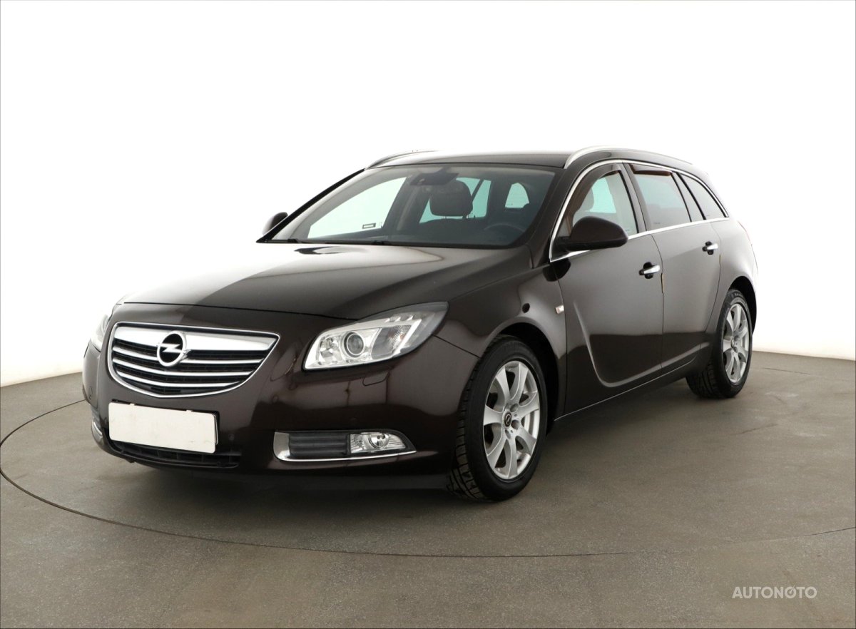 Opel Insignia, 2012 - pohled č. 3