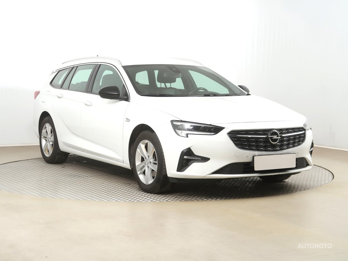 Opel Insignia, 2021 - celkový pohled
