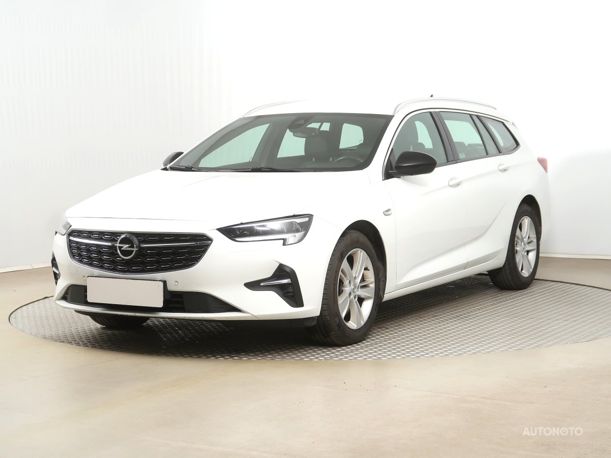 Opel Insignia, 2021 - pohled č. 3