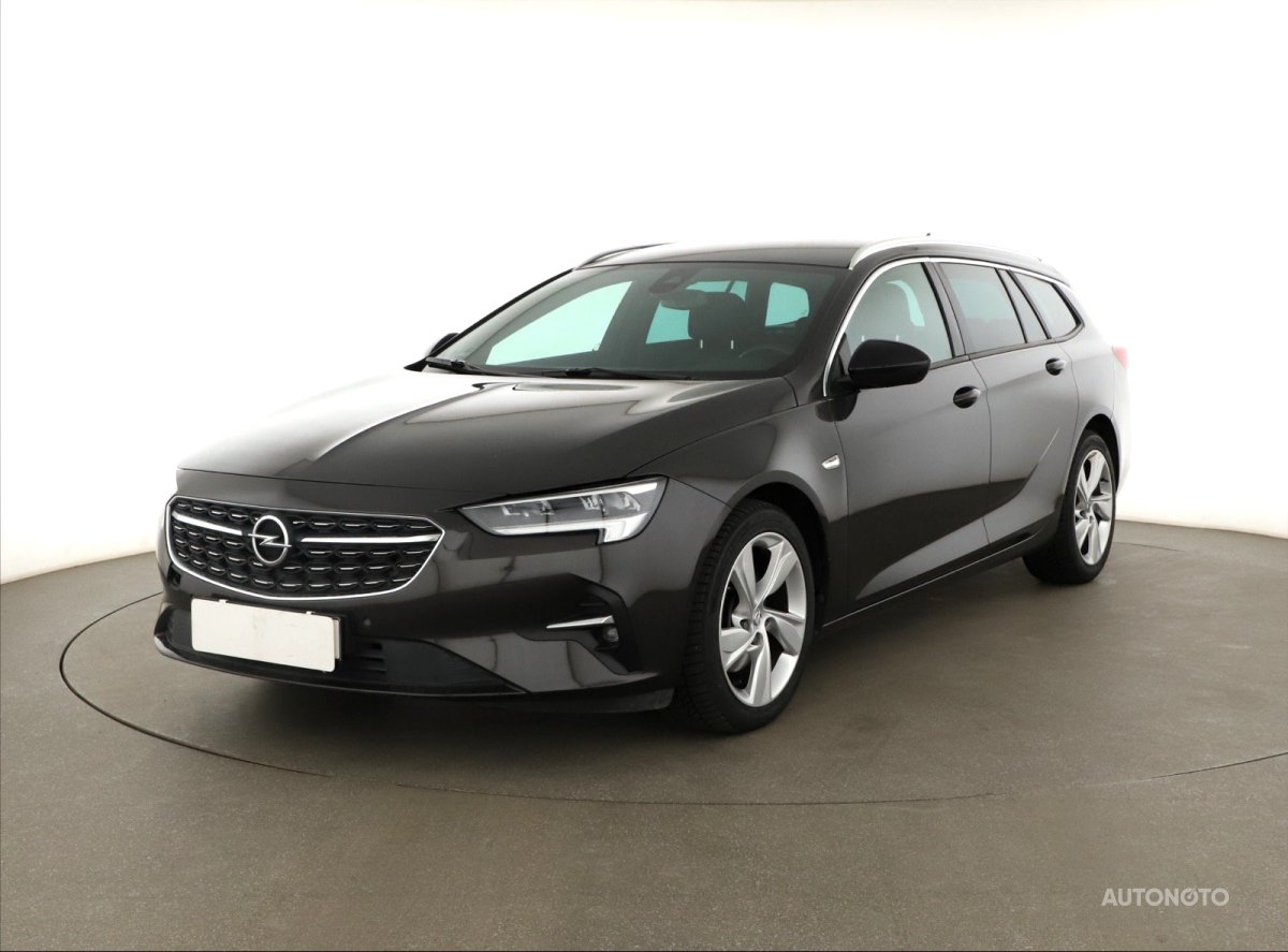 Opel Insignia, 2021 - pohled č. 3