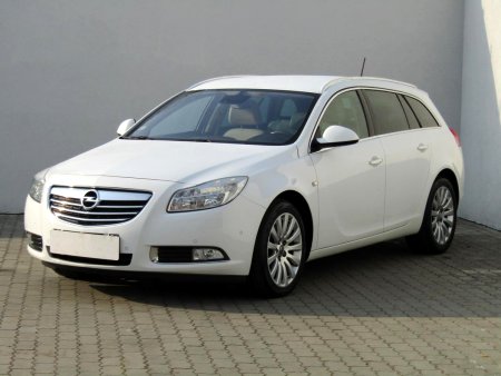 Opel Insignia, 2011 - pohled č. 3