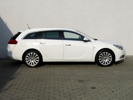Opel Insignia, 2011 - pohled č. 4