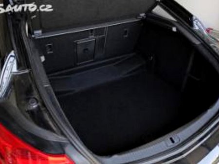 Opel Insignia, 2011 - pohled č. 3