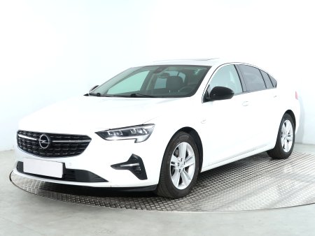 Opel Insignia, 2022 - pohled č. 3