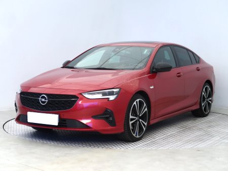 Opel Insignia, 2022 - pohled č. 3