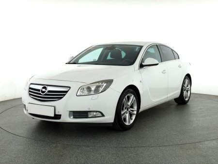 Opel Insignia, 2011 - pohled č. 3