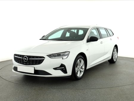 Opel Insignia, 2021 - pohled č. 3