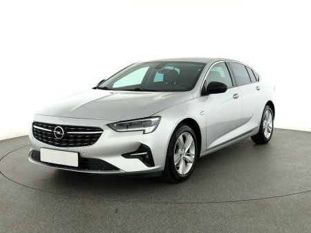 Opel Insignia, 2021 - pohled č. 3