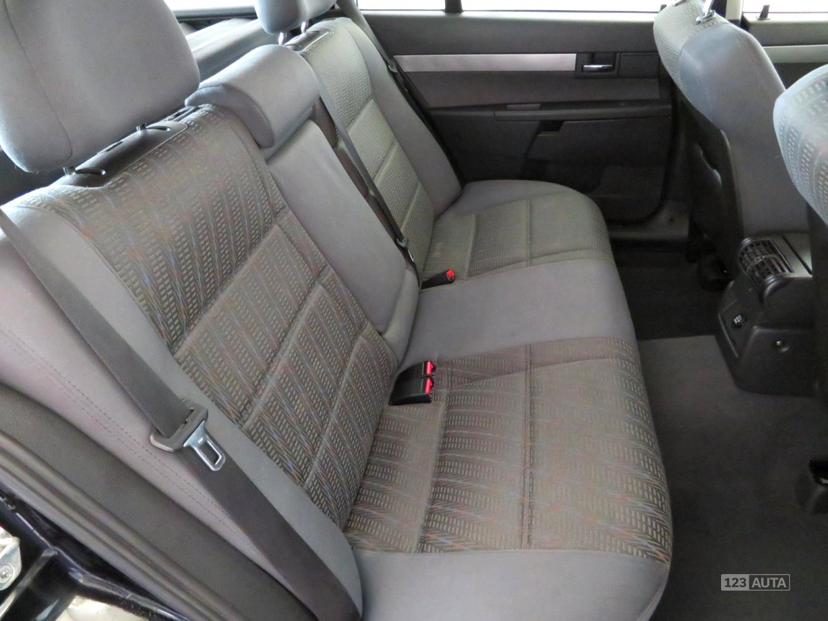 Opel Omega, 2002 - pohled č. 16