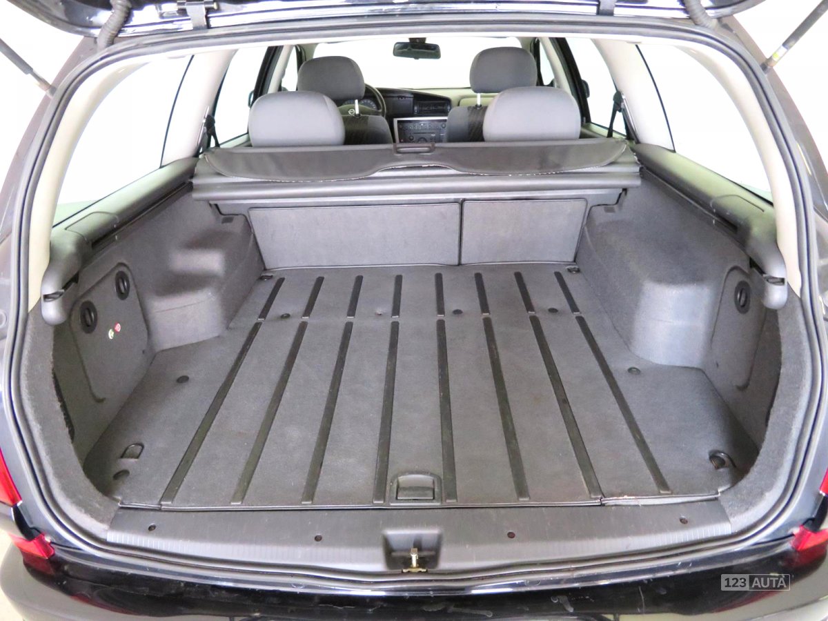 Opel Omega, 2002 - pohled č. 17