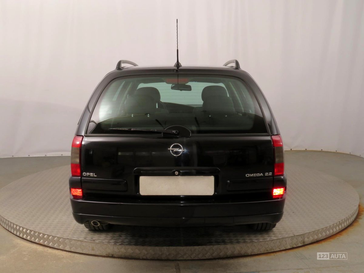 Opel Omega, 2002 - pohled č. 6