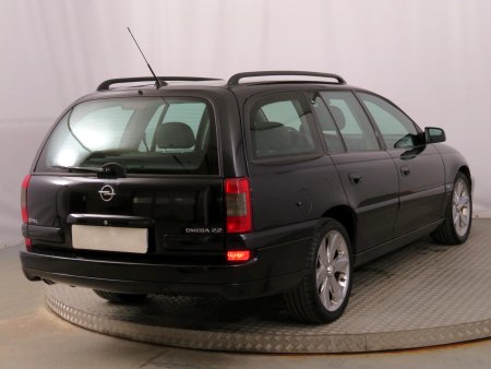 Opel Omega, 2002 - pohled č. 7