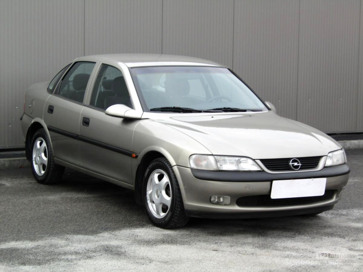 Opel Vectra, 1998 - celkový pohled