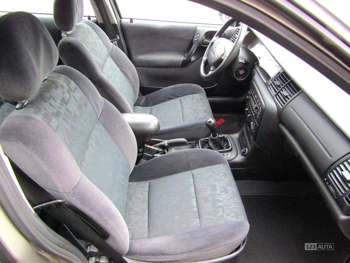 Opel Vectra, 1998 - pohled č. 16