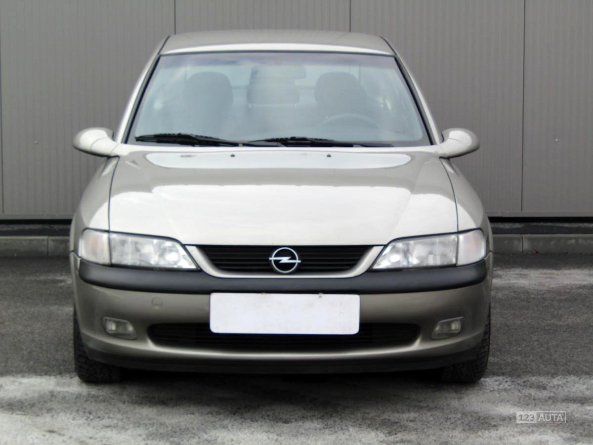 Opel Vectra, 1998 - pohled č. 2