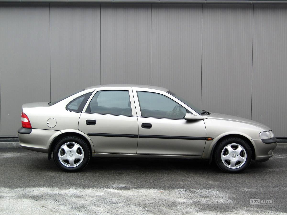 Opel Vectra, 1998 - pohled č. 4